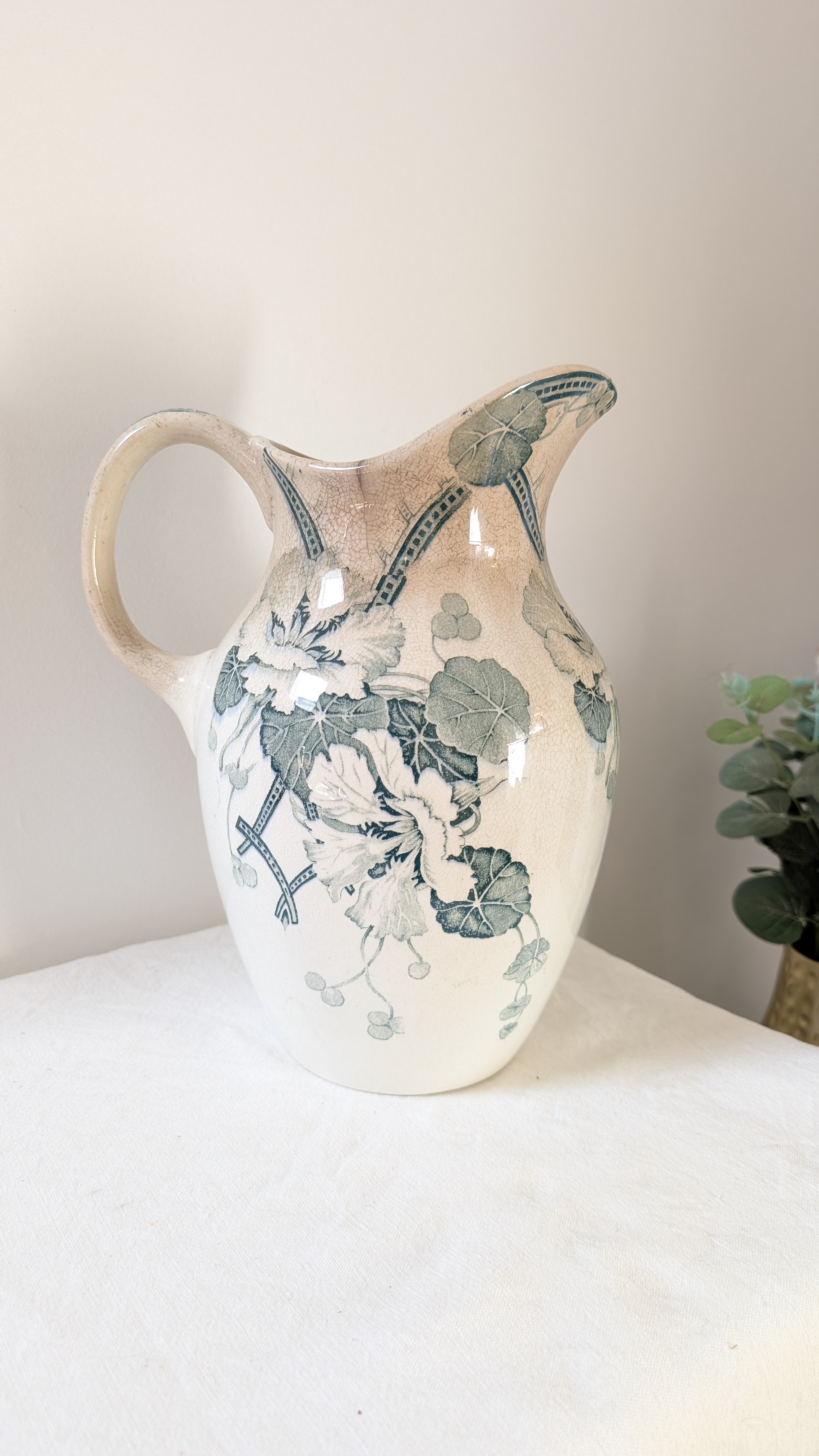 ancien broc de toilette